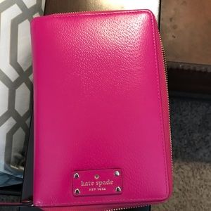 Kate Spade organizer in excellent shape